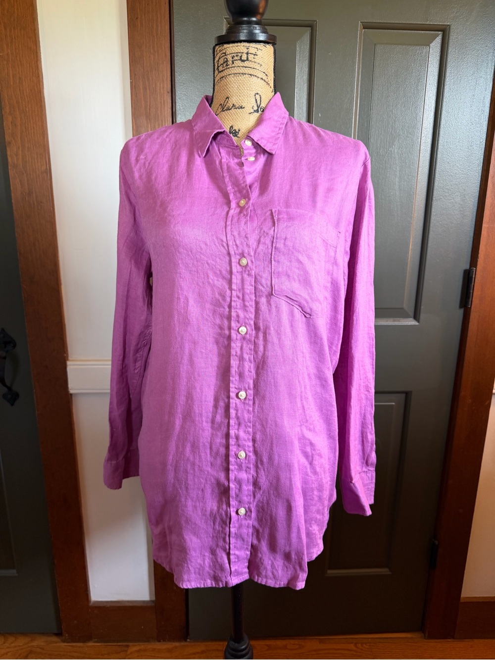 GAP Men's Button-Down 100% Linen Shirt in Bright Magenta